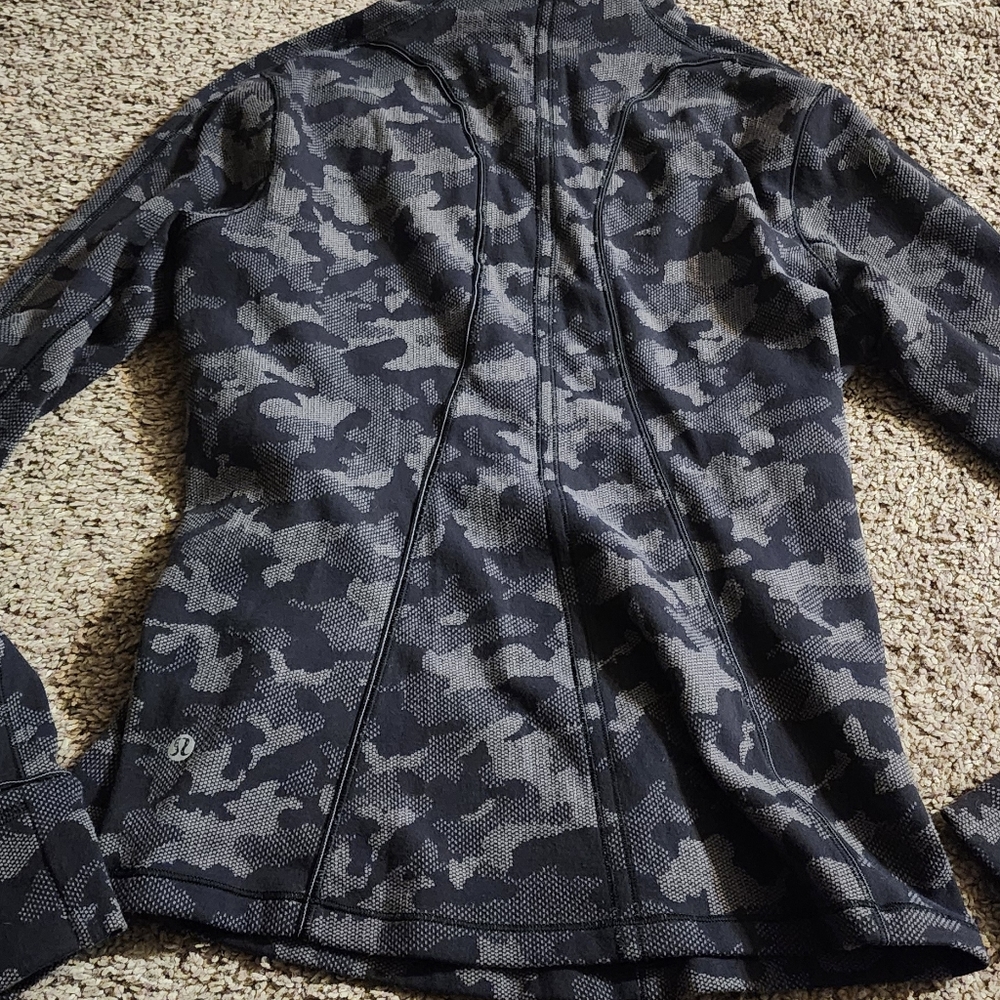 Lululemon - Picture 6 of 6